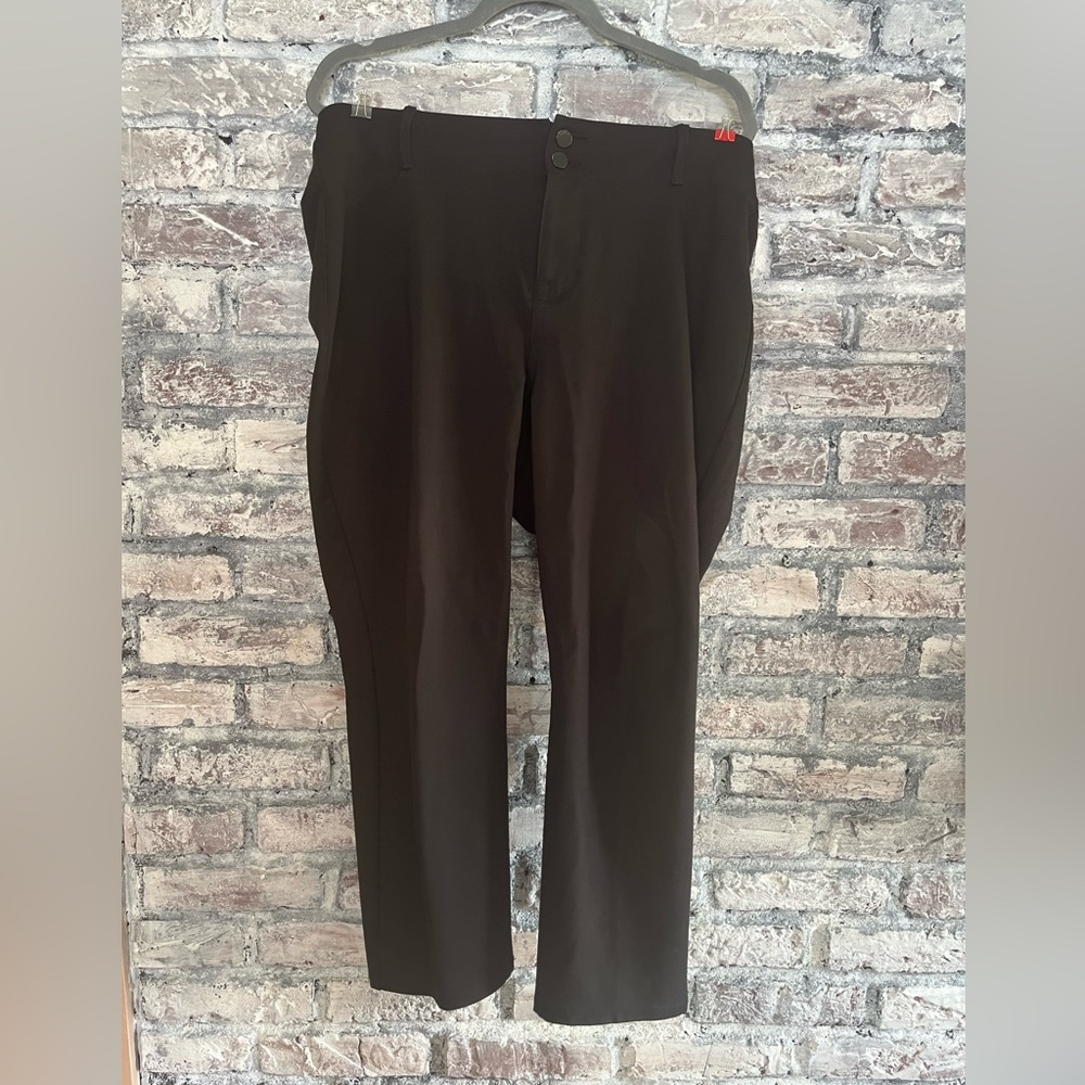 Classic Black Stretch Straight  Leg Jeans smoke and pet free excellent condition